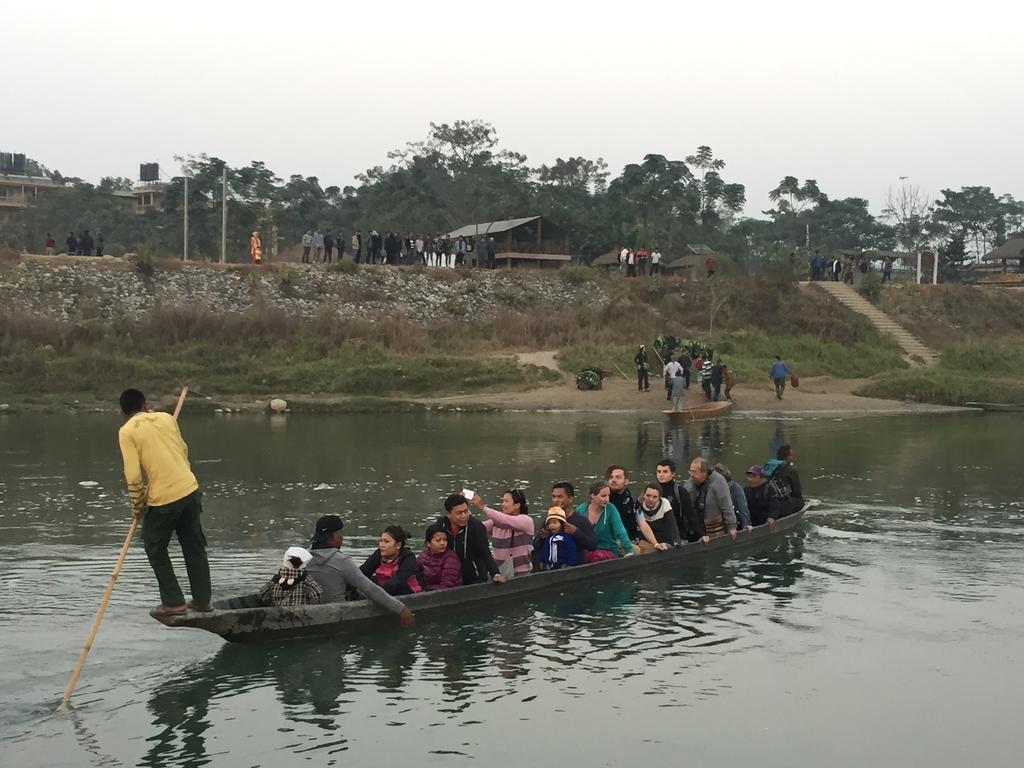 Chitwan Safari Camp & Lodge Sauraha Eksteriør bilde